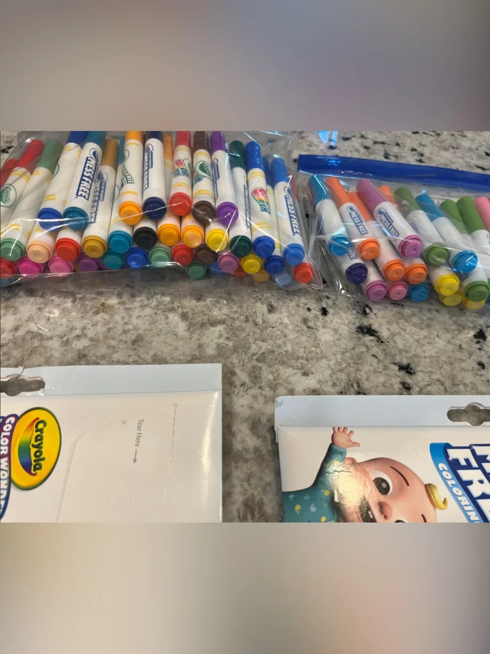 Crayola Mess Free Coloring Set with Markers - Multicolor